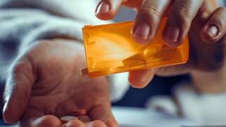 Fevereiro #5 - Medicamentos-OTC-e-os-riscos-associados-ao-uso-sem-prescrição.jpg